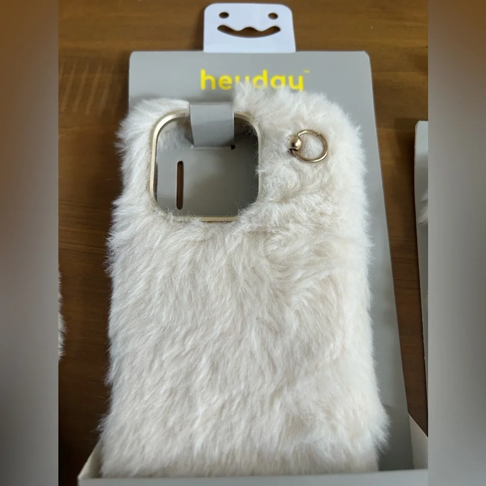 NWT Alpine Fur Case - heyday™ Cream